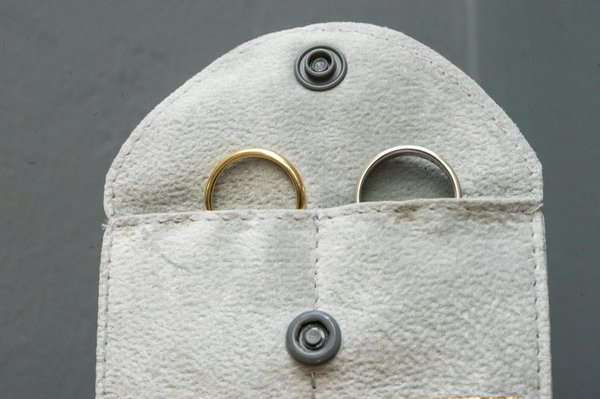 Pochette mariage : trouvez l'élégance parfaite pour votre jour j